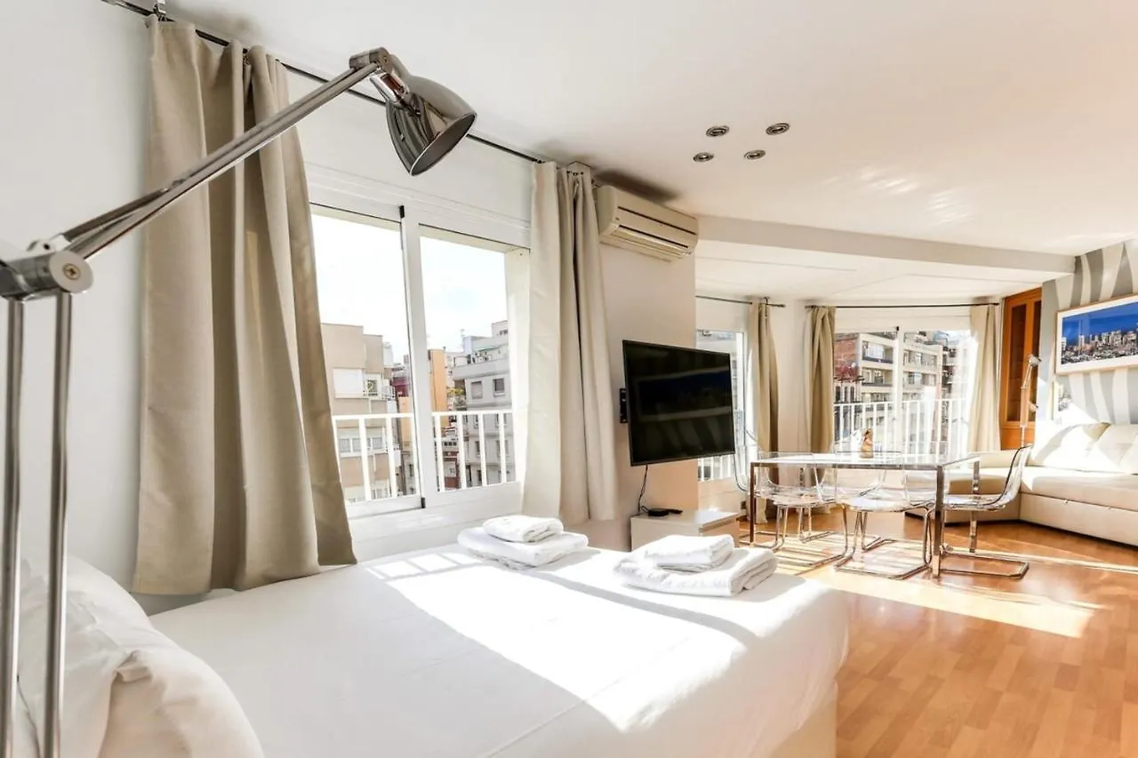 Luminous 2 Bedroom Next To Sagrada Familia Barcelona