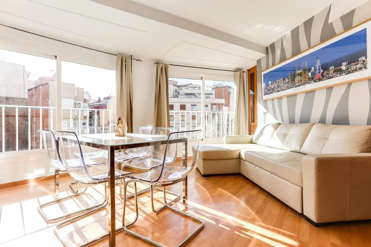 Luminous 2 Bedroom Next To Sagrada Familia Barcelona Apartment